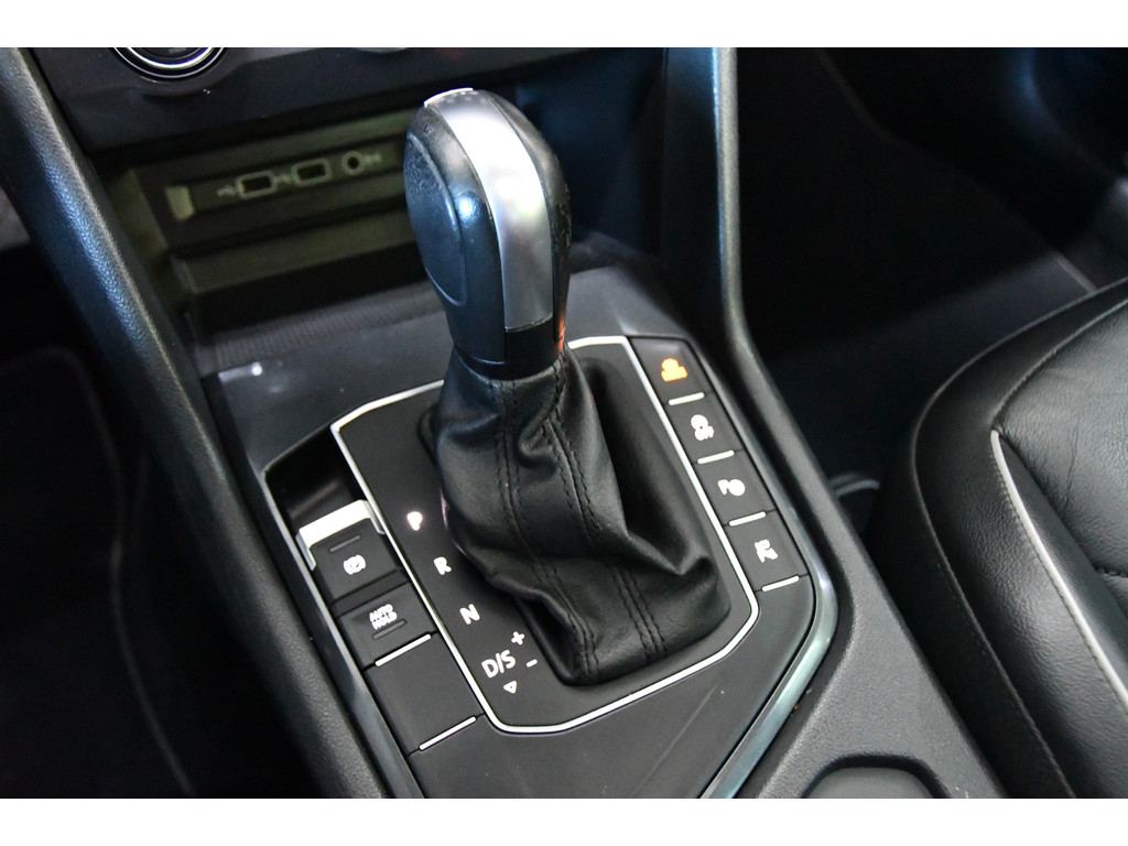 Volkswagen Tiguan 1.5 TSI R-line Camera/lane-assist/Memory/Pano 15