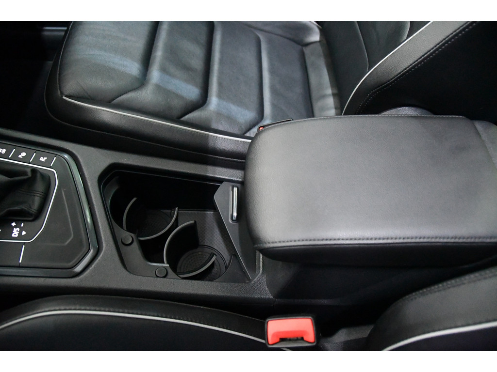 Volkswagen Tiguan 1.5 TSI R-line Camera/lane-assist/Memory/Pano 16