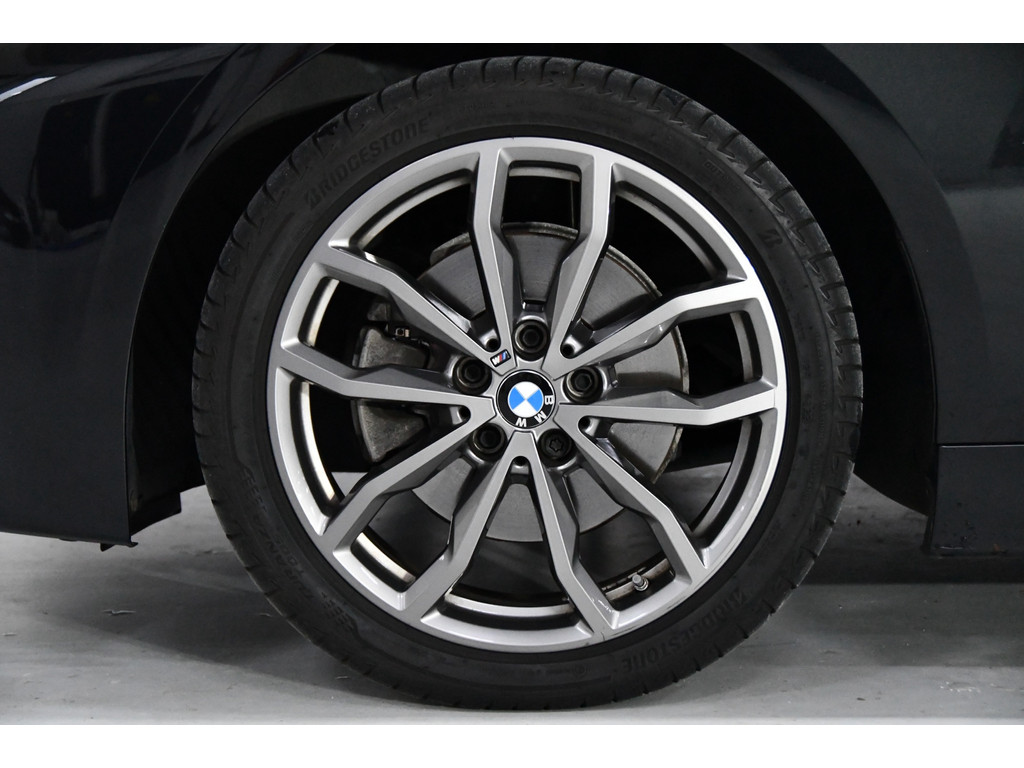 BMW 1-serie 118i High Executive, Pano, Sfeerverlichting, Applecarplay 1