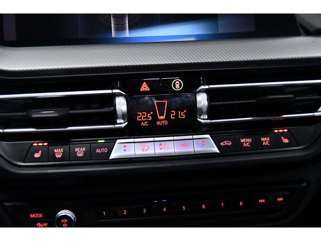 BMW 1-serie 118i High Executive, Pano, Sfeerverlichting, Applecarplay 15