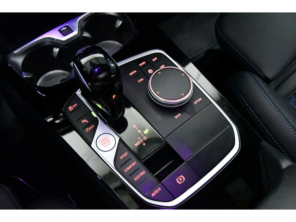 BMW 1-serie 118i High Executive, Pano, Sfeerverlichting, Applecarplay 16