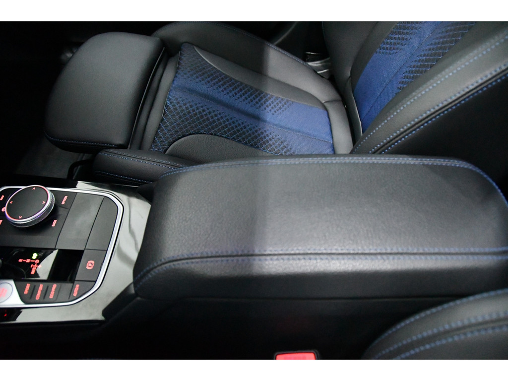 BMW 1-serie 118i High Executive, Pano, Sfeerverlichting, Applecarplay 22