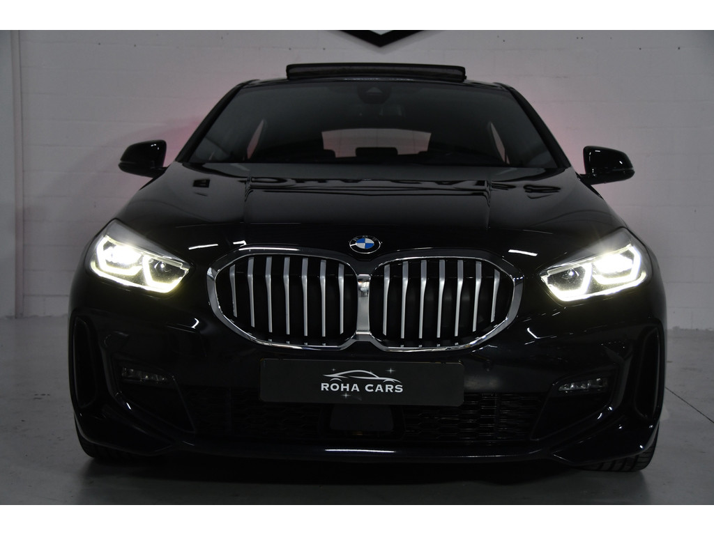 BMW 1-serie 118i High Executive, Pano, Sfeerverlichting, Applecarplay 23