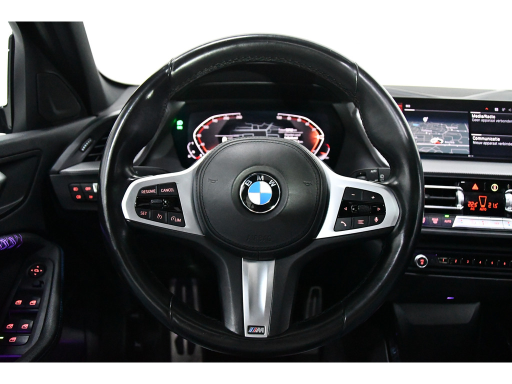 BMW 1-serie 118i High Executive, Pano, Sfeerverlichting, Applecarplay 9