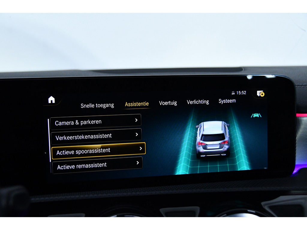 Mercedes-Benz A-klasse 200 AMG Line Pano Sfeer Cam 13