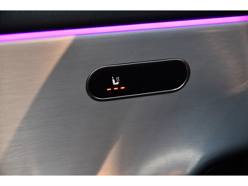 Mercedes-Benz A-klasse 200 AMG Line Pano Sfeer Cam 19