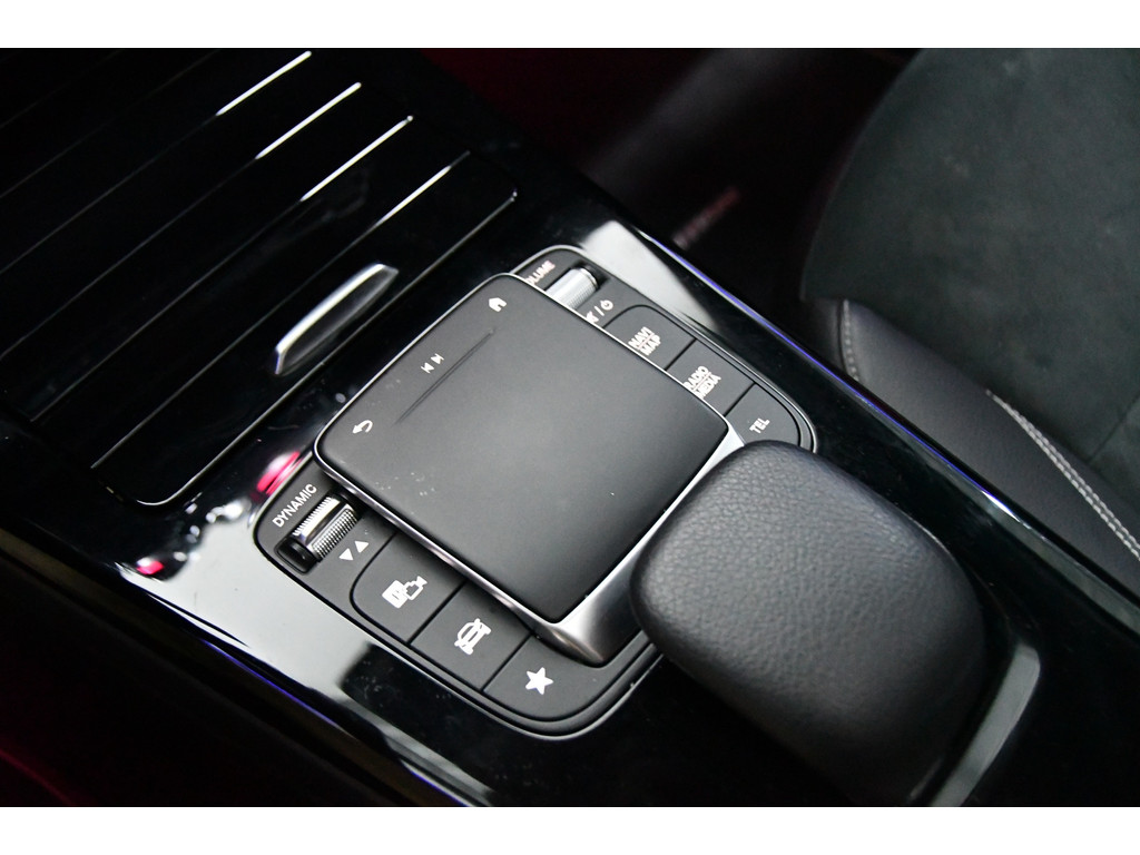 Mercedes-Benz A-klasse 200 AMG Line Pano Sfeer Cam 22