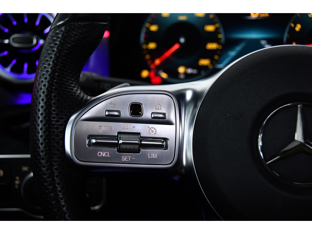 Mercedes-Benz A-klasse 200 AMG Line Pano Sfeer Cam 8