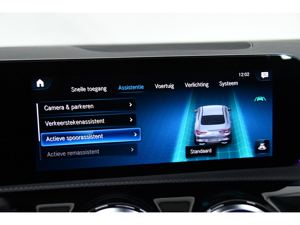 Mercedes-Benz CLA-klasse 250 e AMG Line Line Pano Sfeer Cam Keyless 17