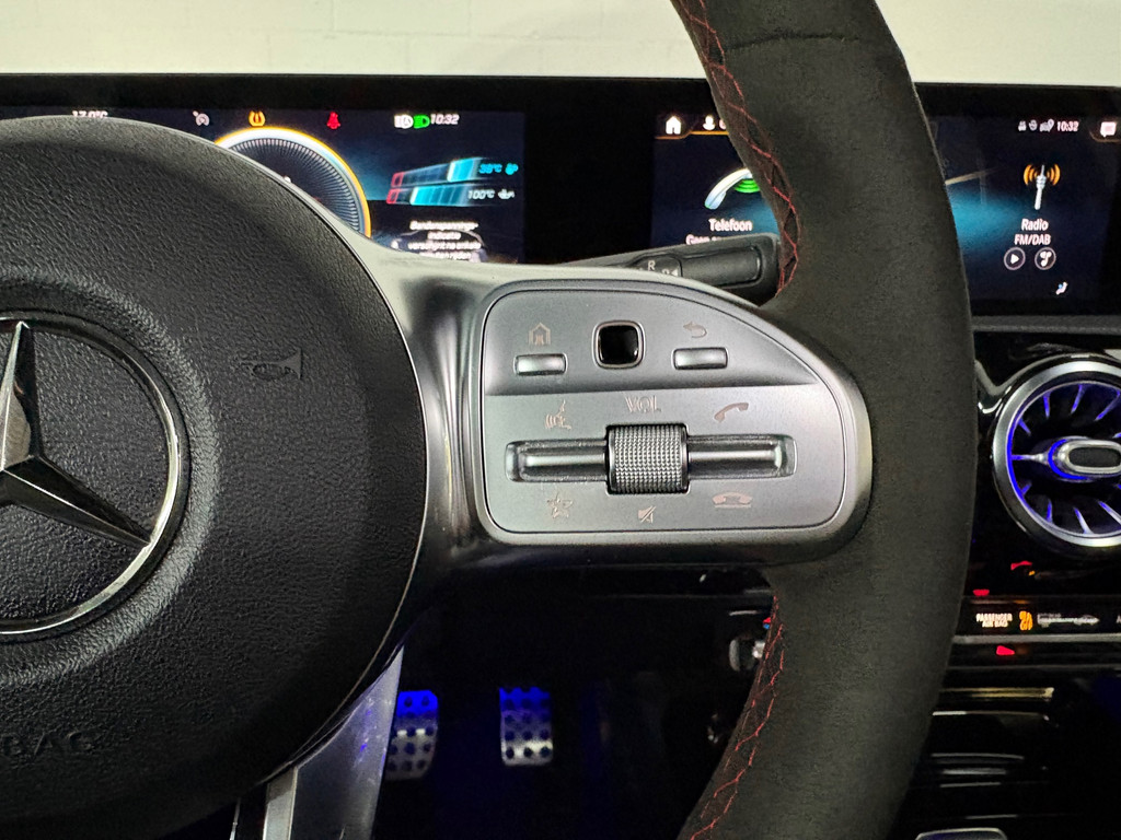 Mercedes-Benz A-klasse AMG 35 4MATIC Premium Plus Pano Burmester 11