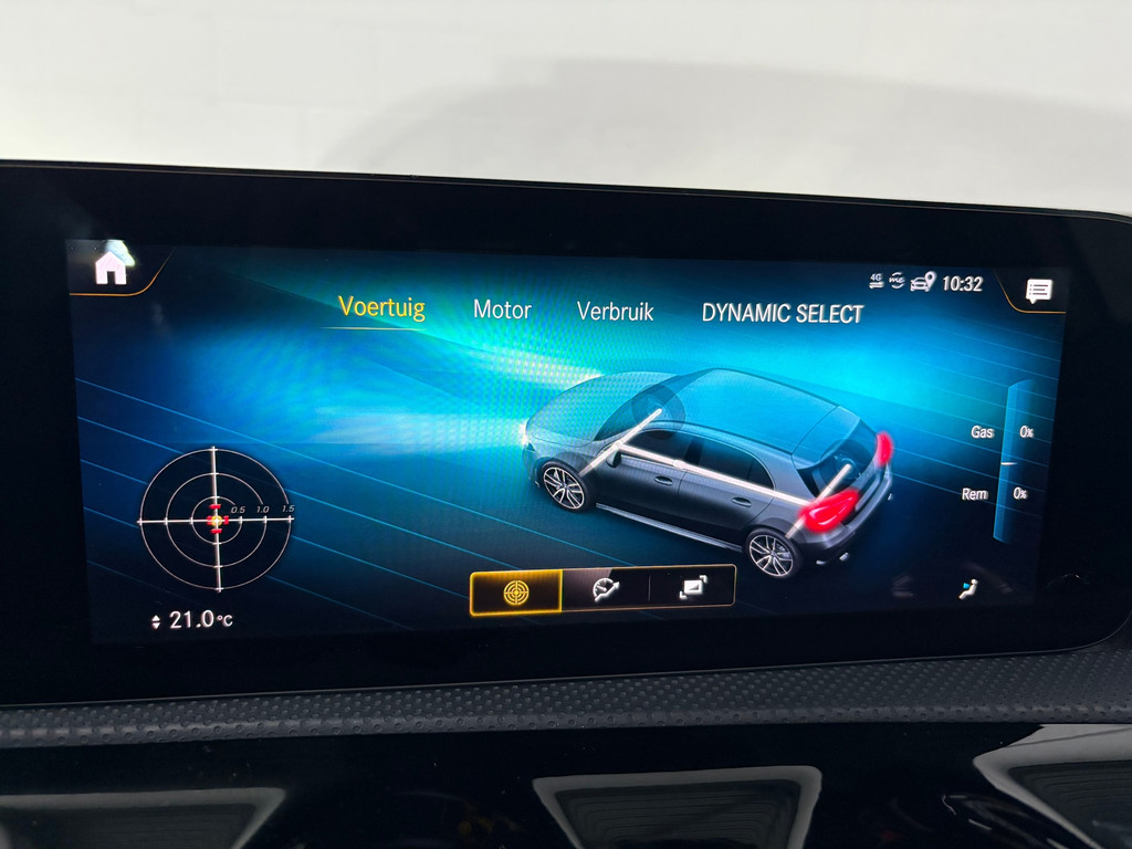 Mercedes-Benz A-klasse AMG 35 4MATIC Premium Plus Pano Burmester 24