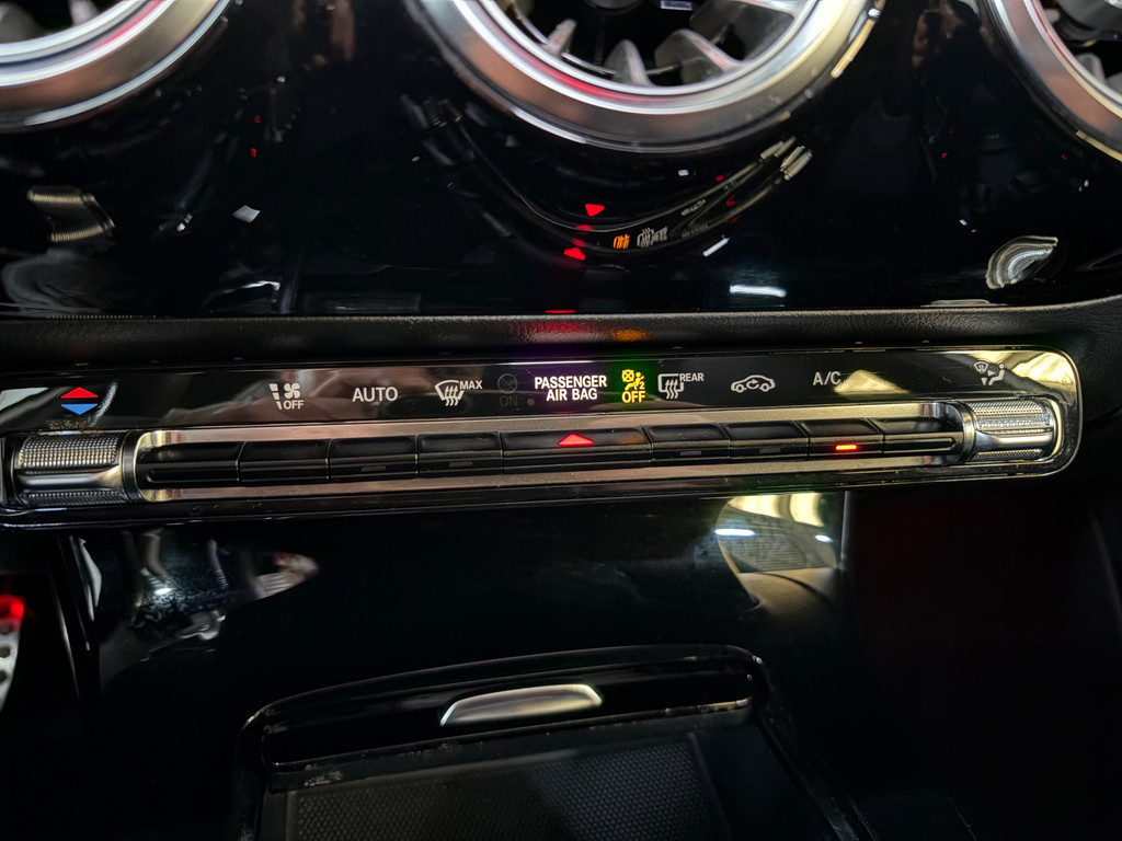 Mercedes-Benz A-klasse 180 Premium Plus AMG*Pano*Night*Cam*Memory 12