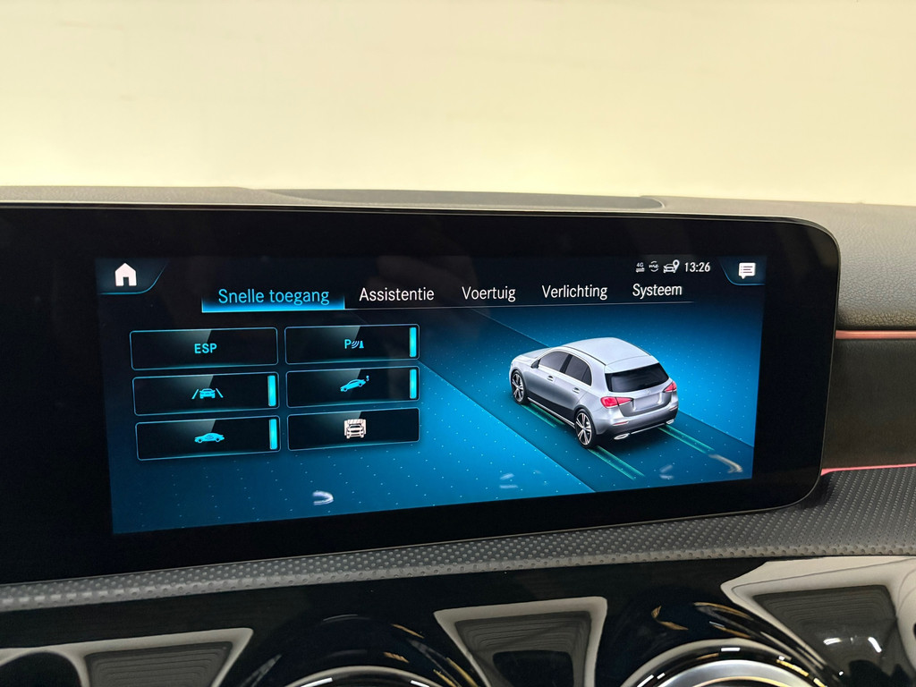 Mercedes-Benz A-klasse 180 Premium Plus AMG*Pano*Night*Cam*Memory 16