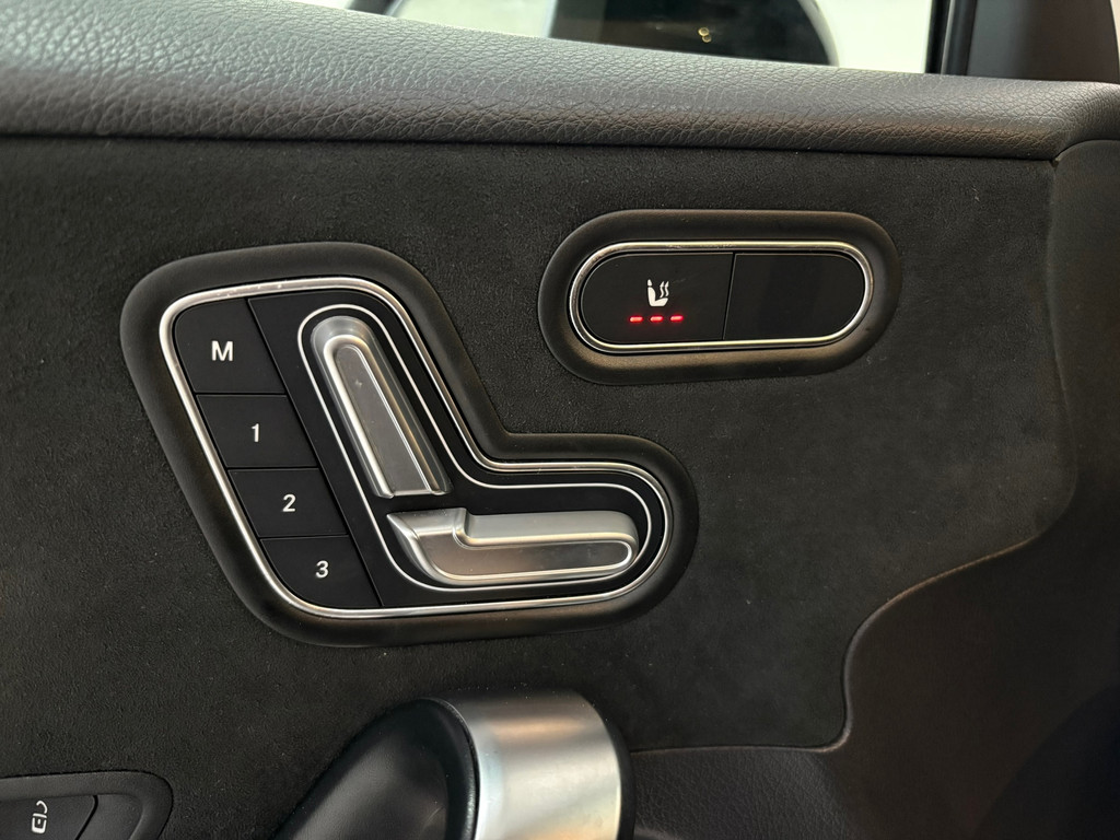 Mercedes-Benz A-klasse 180 Premium Plus AMG*Pano*Night*Cam*Memory 20