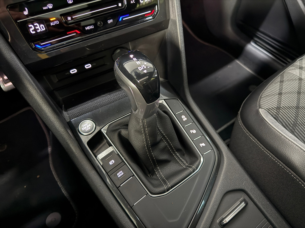 Volkswagen Tiguan 1.5 TSI R-Line Panoramadak, Applecarplay, Camera 11