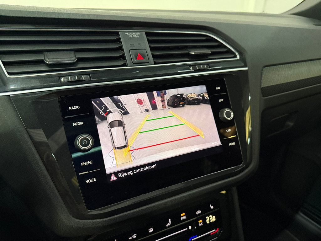 Volkswagen Tiguan 1.5 TSI R-Line Panoramadak, Applecarplay, Camera 13