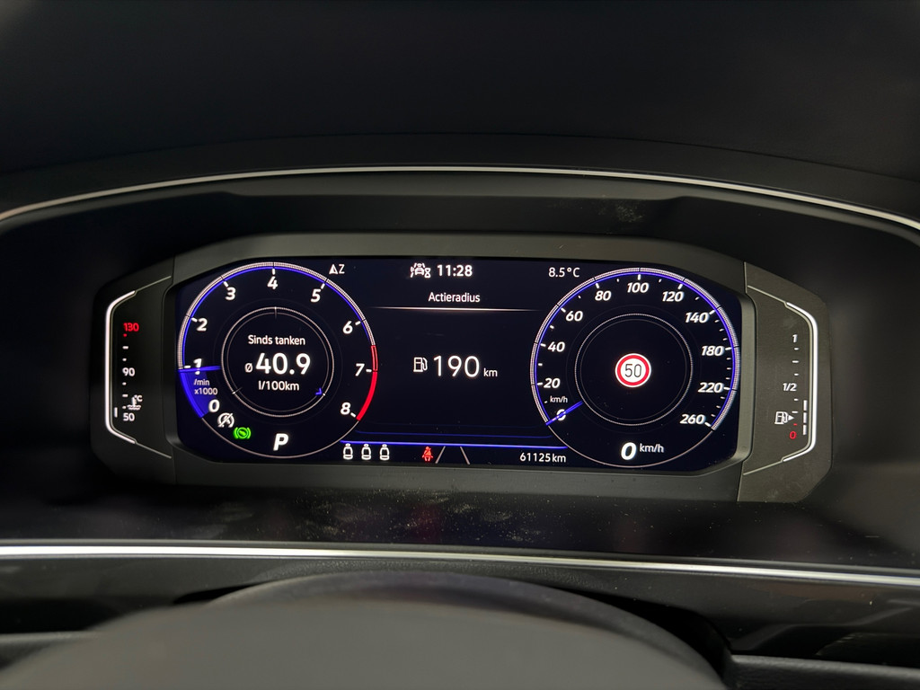 Volkswagen Tiguan 1.5 TSI R-Line Panoramadak, Applecarplay, Camera 18