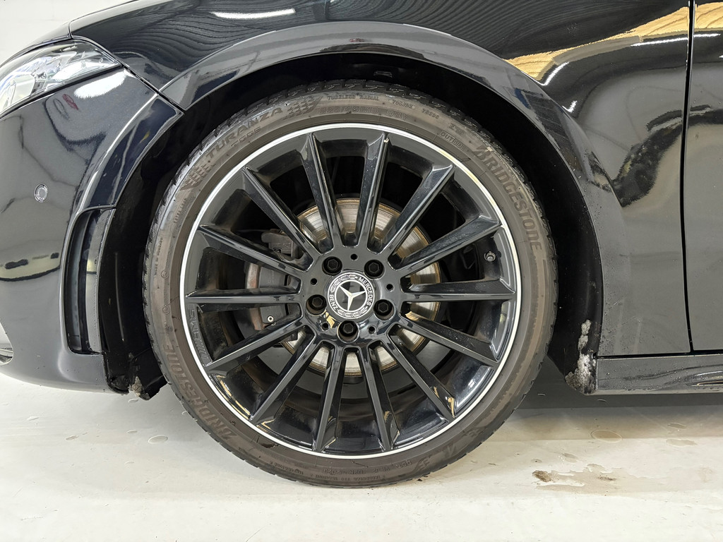 Mercedes-Benz A-klasse 200 Business Solution AMG Upgrade 1