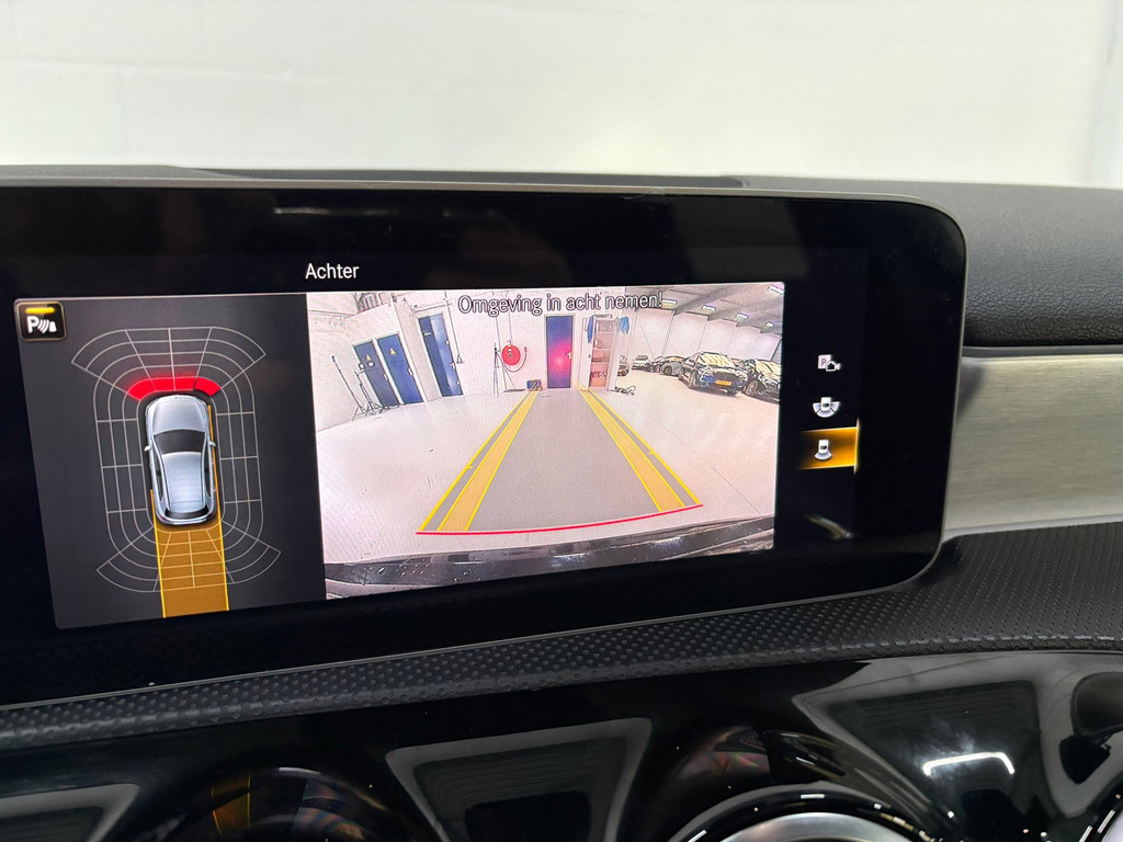 Mercedes-Benz A-klasse 200 Business Solution AMG Upgrade 15