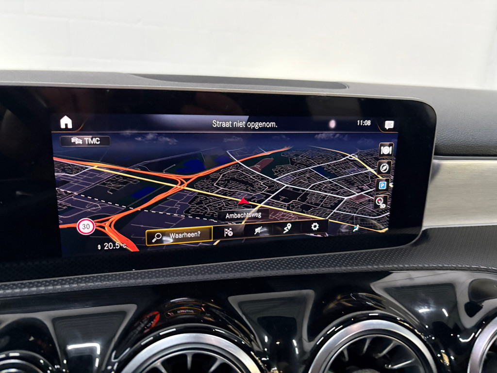 Mercedes-Benz A-klasse 200 Business Solution AMG Upgrade 18