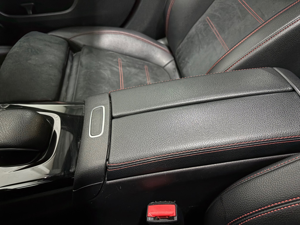 Mercedes-Benz A-klasse 200 Business Solution AMG Upgrade 20