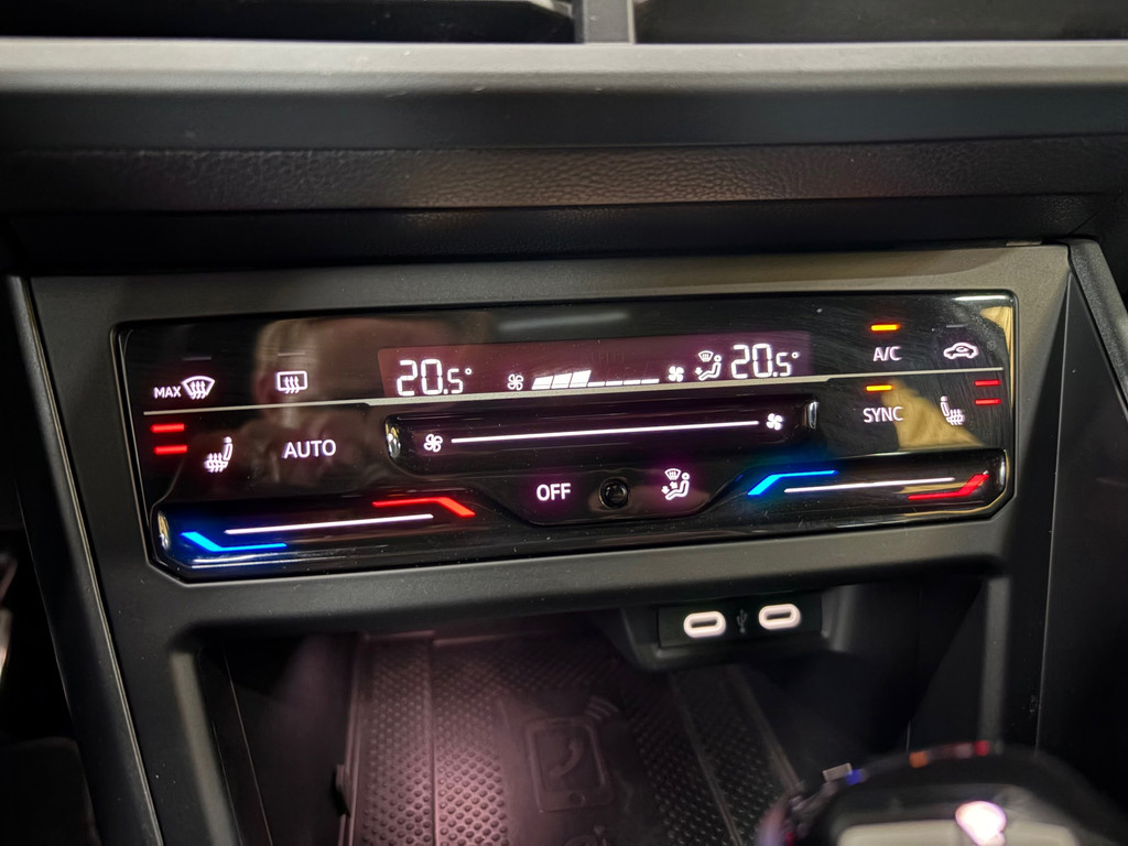 Volkswagen Taigo 1.5 TSI R-Line, BOMVOL, Pano, Beats audio 17