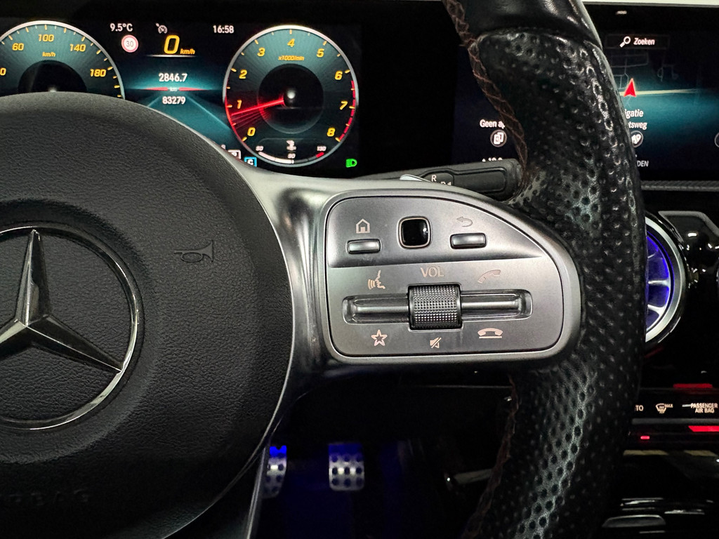 Mercedes-Benz A-klasse A200 AMG Pano*Sfeer*keyless 10