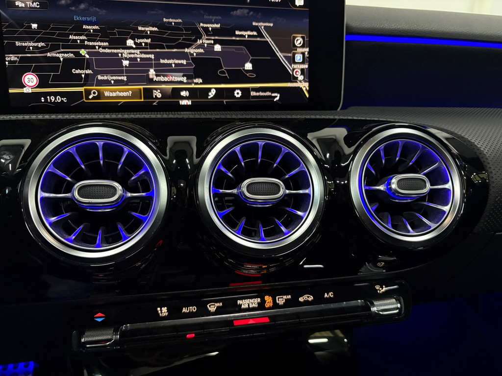 Mercedes-Benz A-klasse A200 AMG Pano*Sfeer*keyless 17