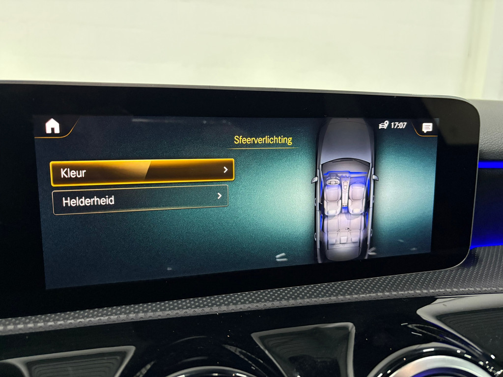 Mercedes-Benz A-klasse A200 AMG Pano*Sfeer*keyless 21