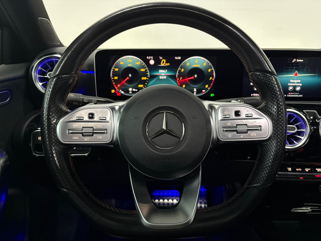 Mercedes-Benz A-klasse A200 AMG Pano*Sfeer*keyless 9