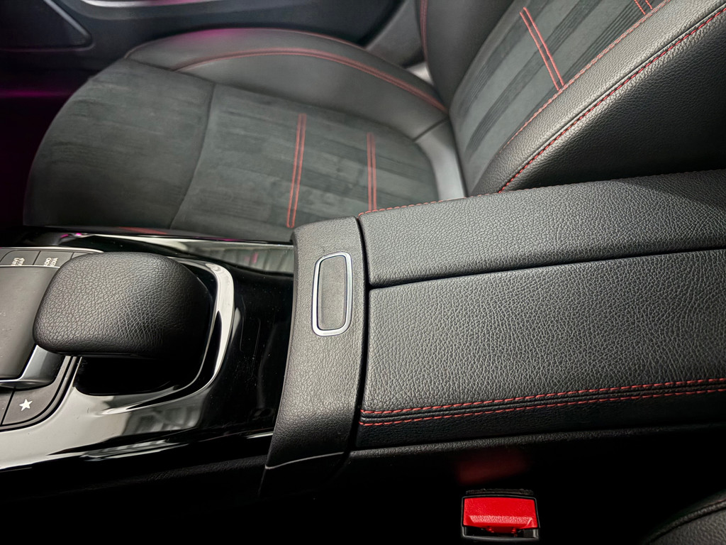 Mercedes-Benz A-klasse 180 AMG Line*Sfeer*Pano*Cam 17