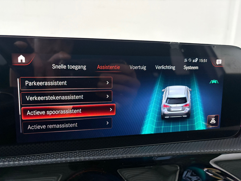 Mercedes-Benz A-klasse 180 AMG Line*Sfeer*Pano*Cam 19