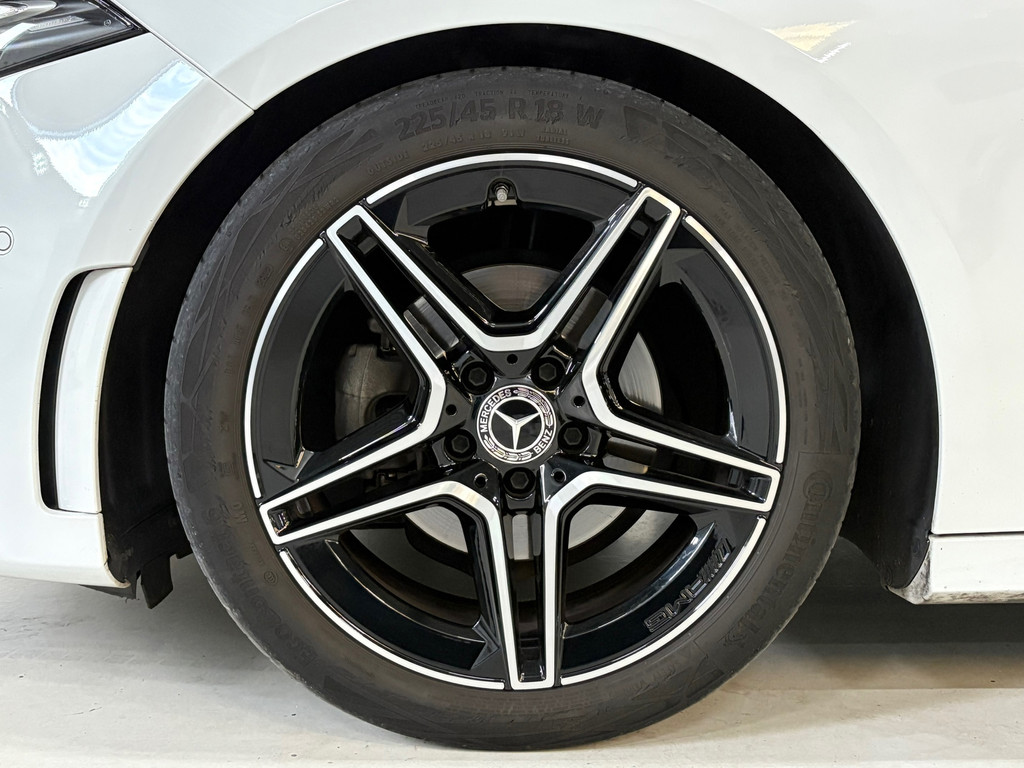 Mercedes-Benz A-klasse 180 AMG Line*Sfeer*Pano*Cam 2