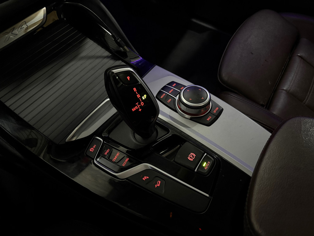 BMW X4 XDrive20i High Executive M-pakket HUD Pano 15