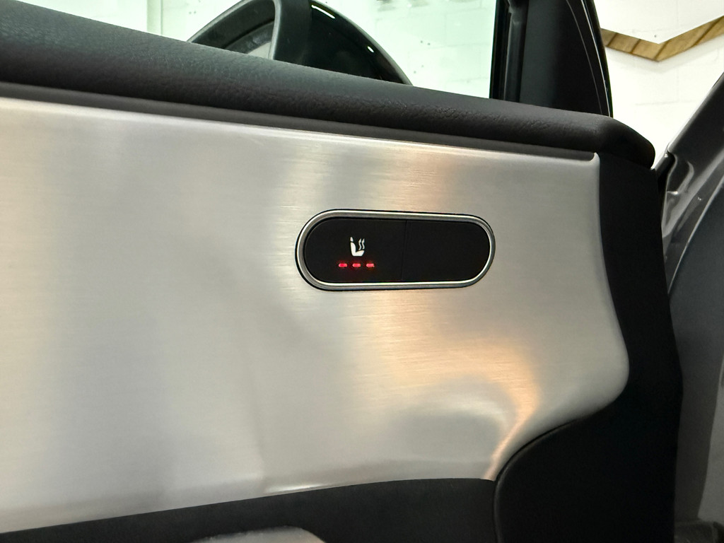 Mercedes-Benz A-klasse 250e AMG Line, Full options, Pano, Nightpack, NL auto 17