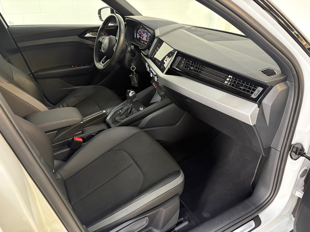 Audi A1 Allstreet 30 TFSI Advanced edition, Navi, Blackline, Automaat 4