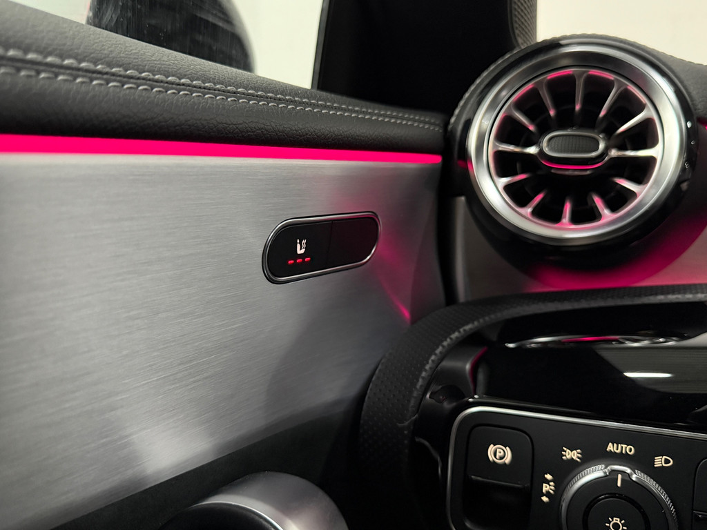 Mercedes-Benz CLA-klasse 200 AMG-Line, Pano, 13