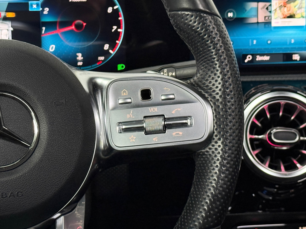 Mercedes-Benz CLA-klasse 200 AMG-Line, Pano, 9