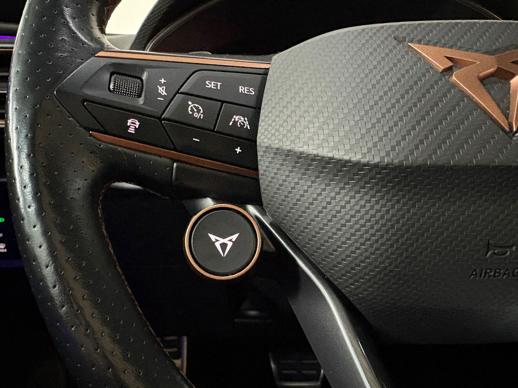 Cupra Leon 2.0 TSI VZ 300 PK Pano*Keyless*Sfeer 9