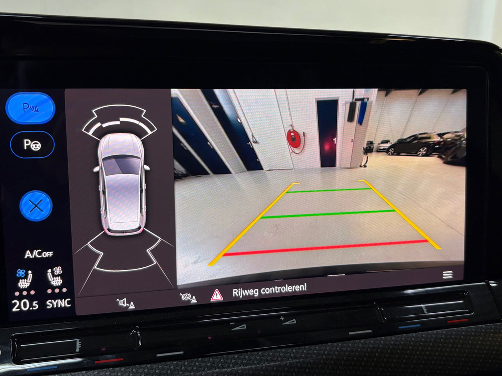 Volkswagen Golf 2.0 TSI R 4Motion, Pano, Akra, Downpipe, HK, HUD 12