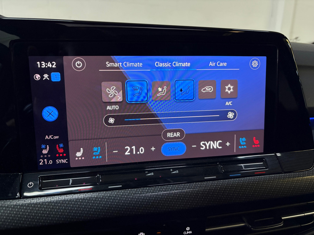 Volkswagen Golf 2.0 TSI R 4Motion, Pano, Akra, Downpipe, HK, HUD 18