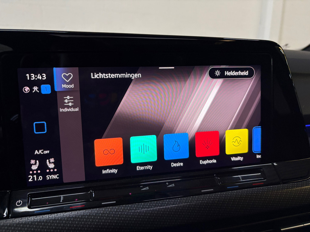 Volkswagen Golf 2.0 TSI R 4Motion, Pano, Akra, Downpipe, HK, HUD 20