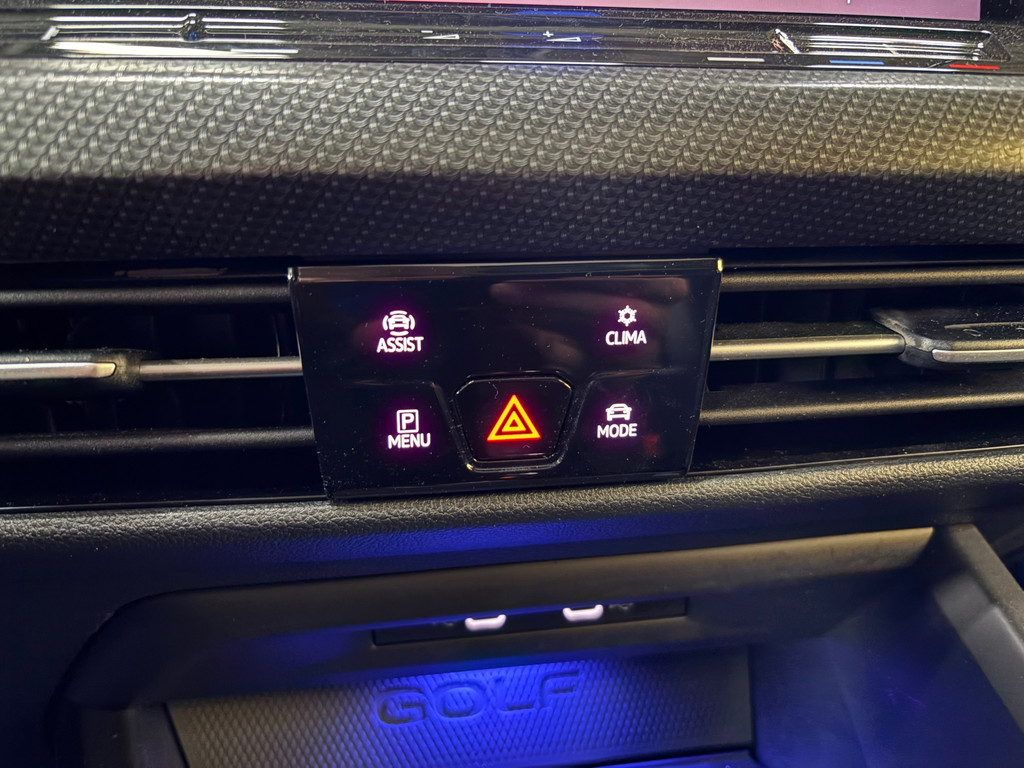 Volkswagen Golf 2.0 TSI R 4Motion, Pano, Akra, Downpipe, HK, HUD 23