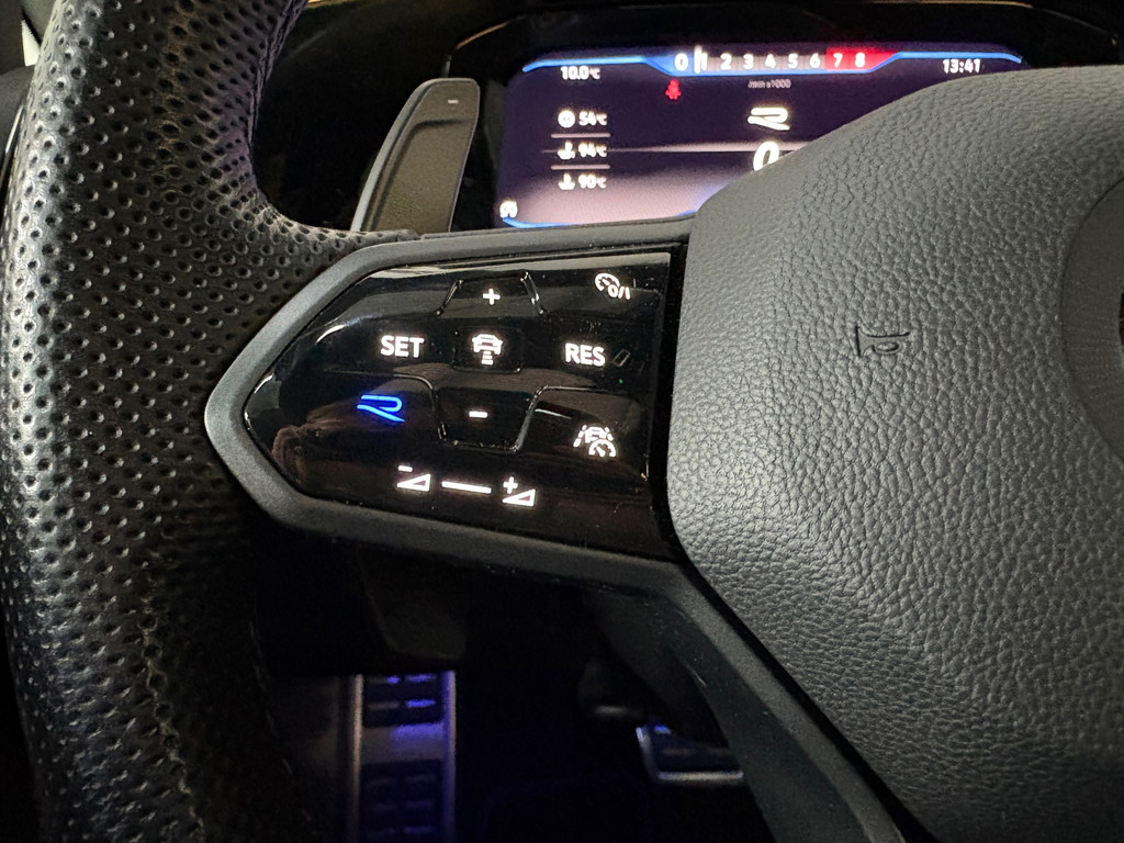 Volkswagen Golf 2.0 TSI R 4Motion, Pano, Akra, Downpipe, HK, HUD 9