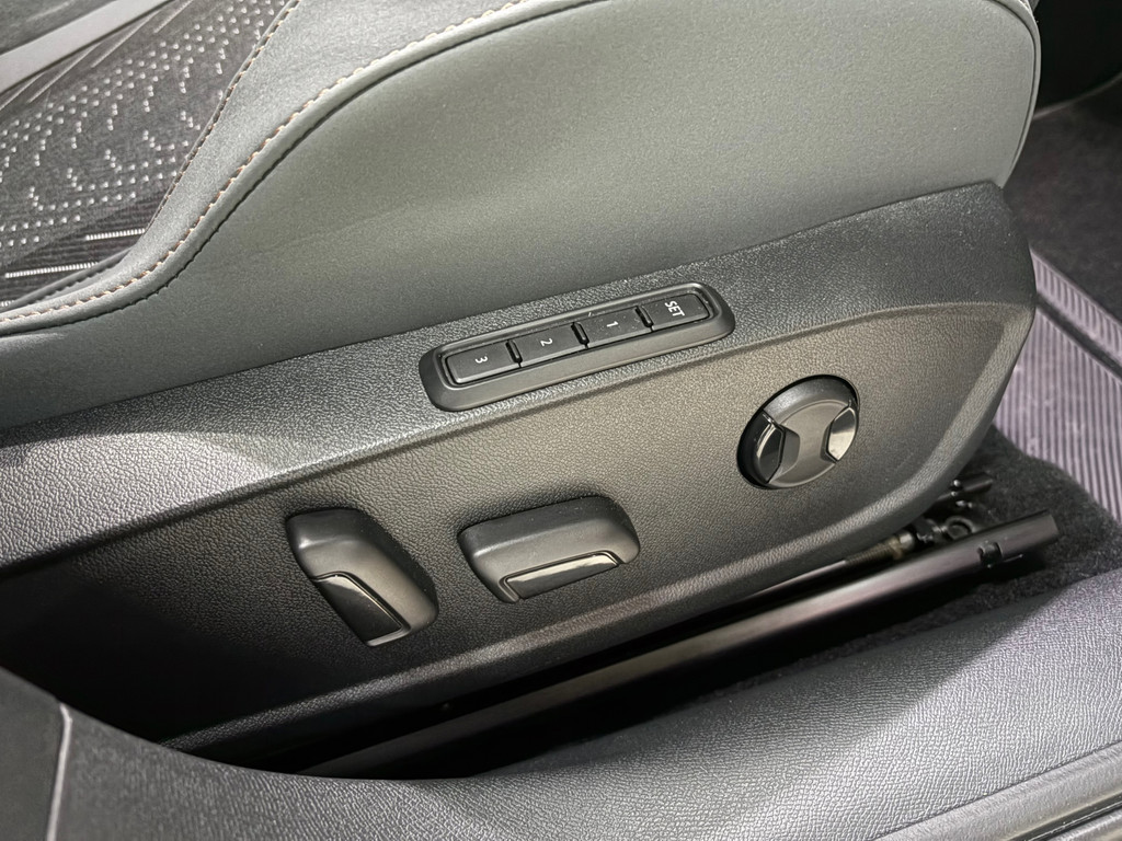 Cupra Formentor 2.0 TSI DSG 4drive vz extreme Pano*Full-option 8