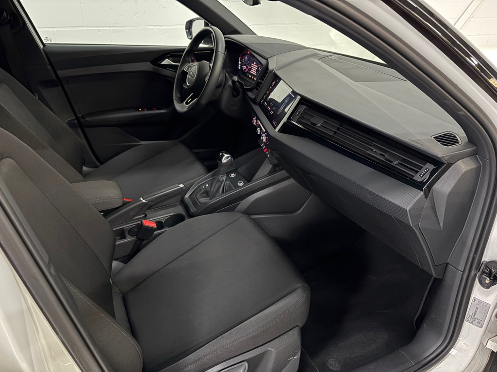 Audi A1 Citycarver 30 TFSI S-Line 4