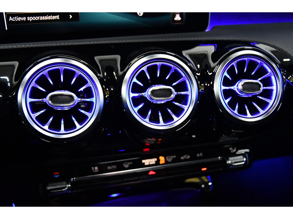 Mercedes-Benz A-klasse 220 Premium Plus Amg Night Pano*Sfeer 9