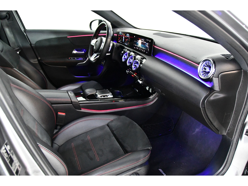 Mercedes-Benz A-klasse A200 AMG Pano*Camera*Keyless 6