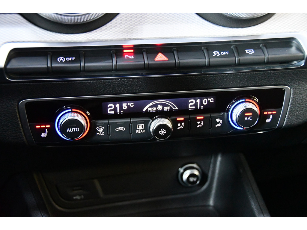 Audi Q2 35 TFSI S-Line, Pano, Camera, Navi 22