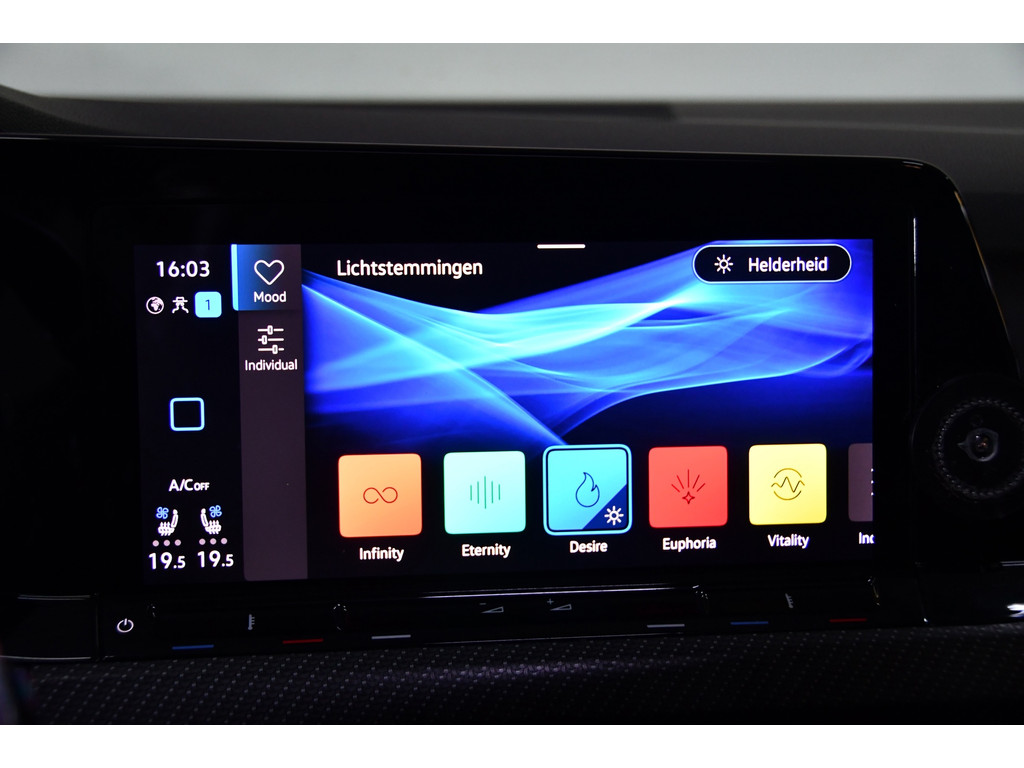 Volkswagen Golf 2.0 TSI R 4Motion Performance*AKra*Blindspot*Leder*Pano 14